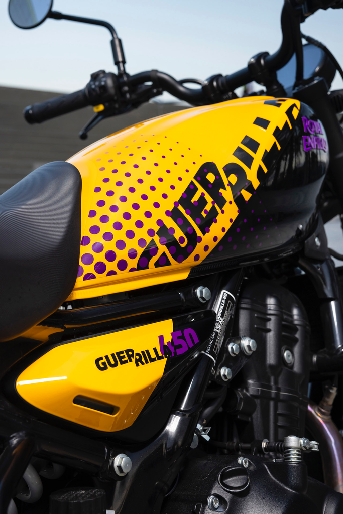 Royal-Enfield-Guerrilla-450_Fuel-Tank7.webp