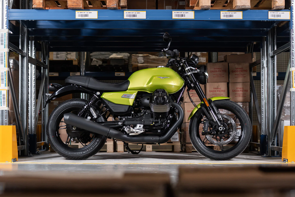 MotoGuzzi_V7_Sport_wall-image_1920x1280-1.jpg.webp